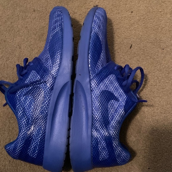 Nike shoes - Picture 3 of 3